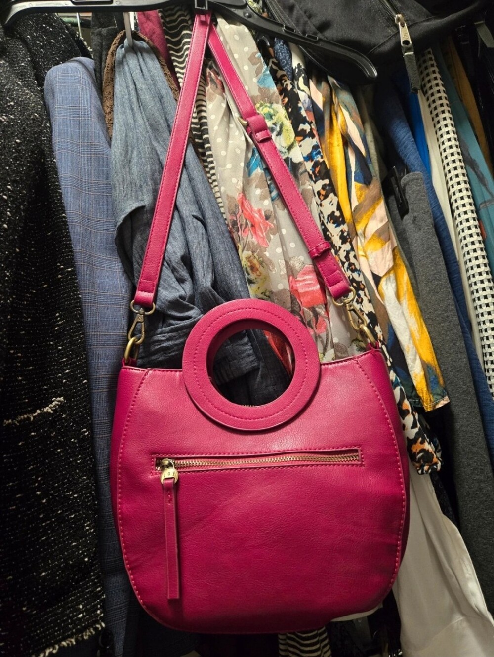 Women’s Fuchsia Crossbody Handbag - Stylish Shoulder Bag
